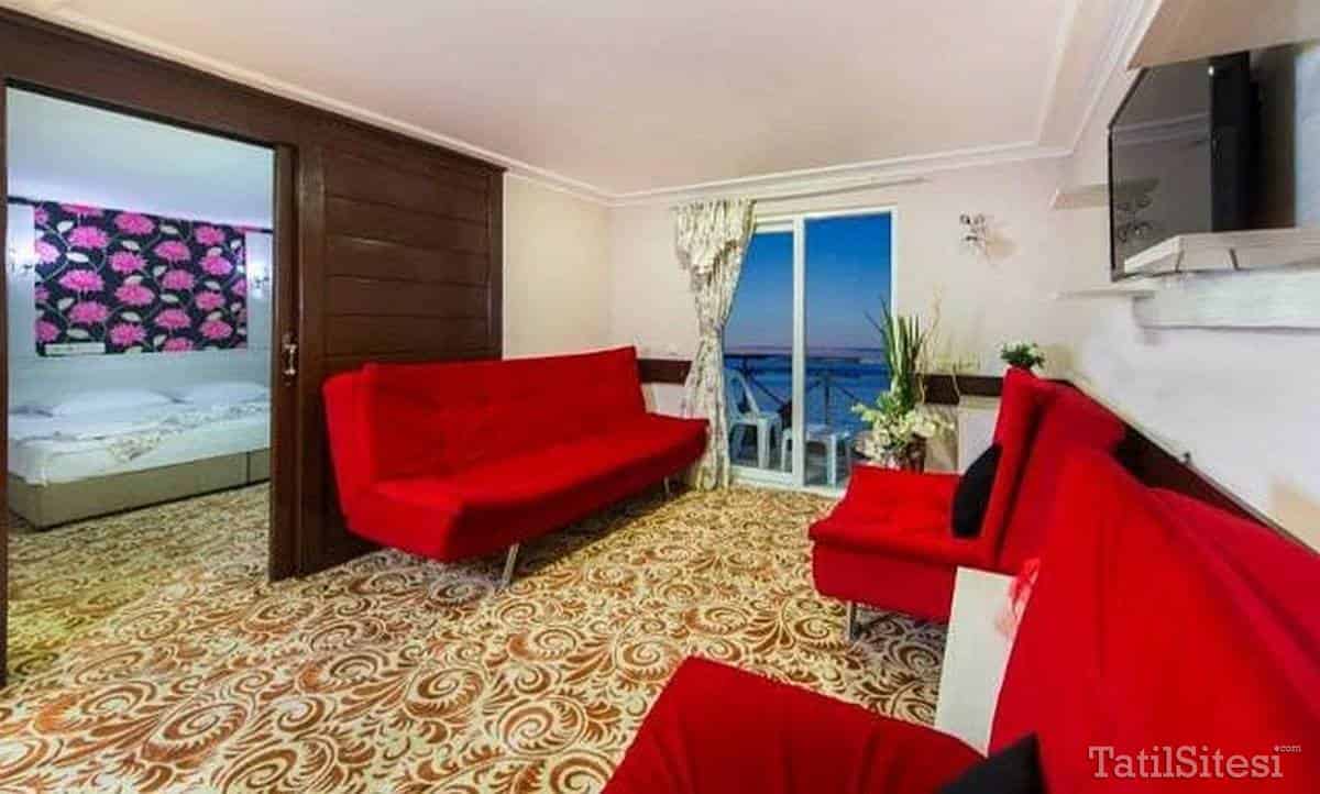 Avalon Beach Hotel